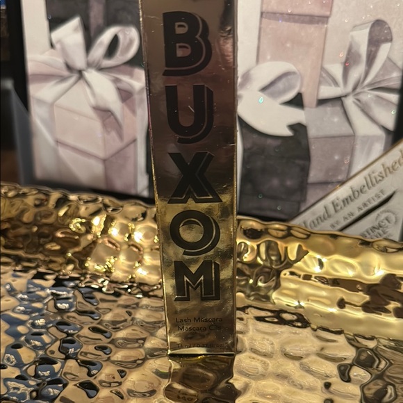 New Buxom Lash Mascara in silver Packaging - Picture 1 of 6